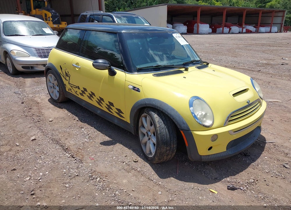 2005 MINI COOPER S VIN: WMWRE33545TL13508