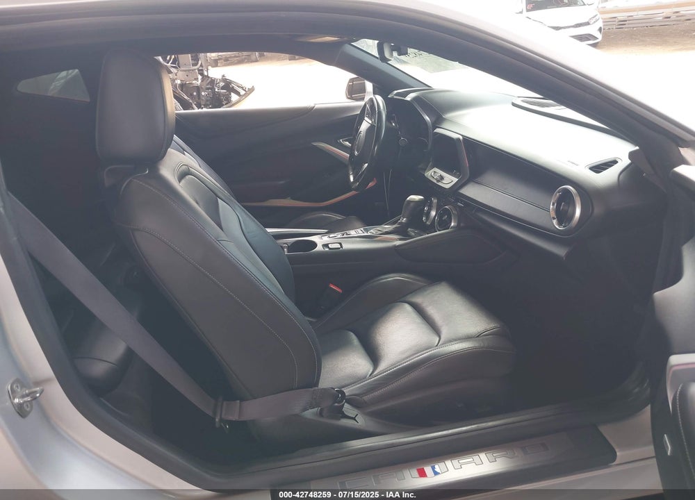 2016 CHEVROLET CAMARO VIN: 1G1FH1R72G0137243