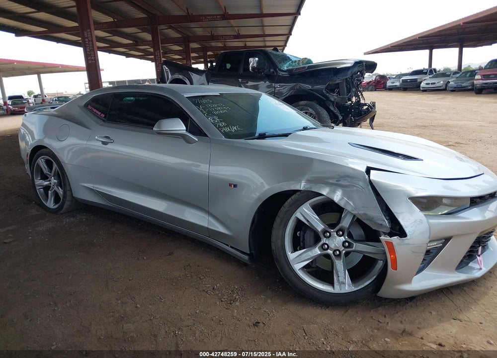2016 CHEVROLET CAMARO VIN: 1G1FH1R72G0137243