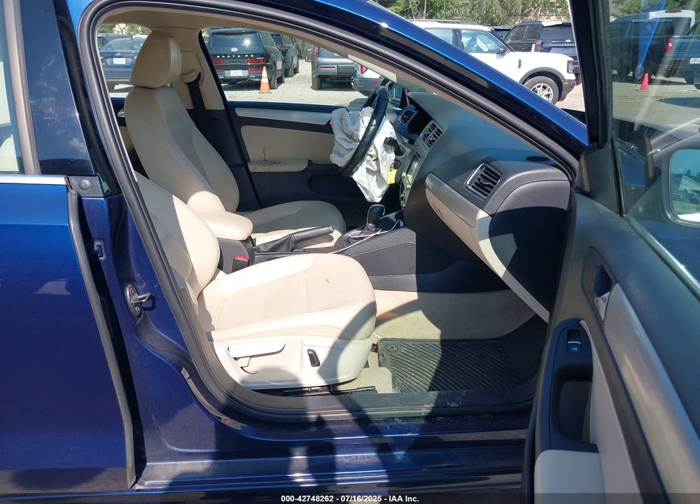 2013 VOLKSWAGEN JETTA 2.5L SE VIN: 3VWDP7AJ1DM367552