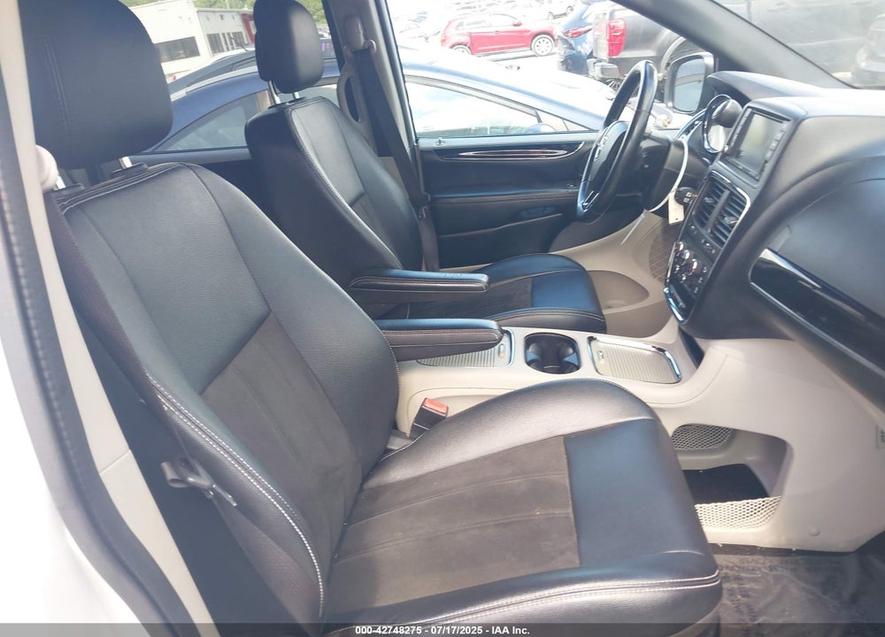 2020 DODGE GRAND CARAVAN VIN: 2C4RDGCG9LR201306