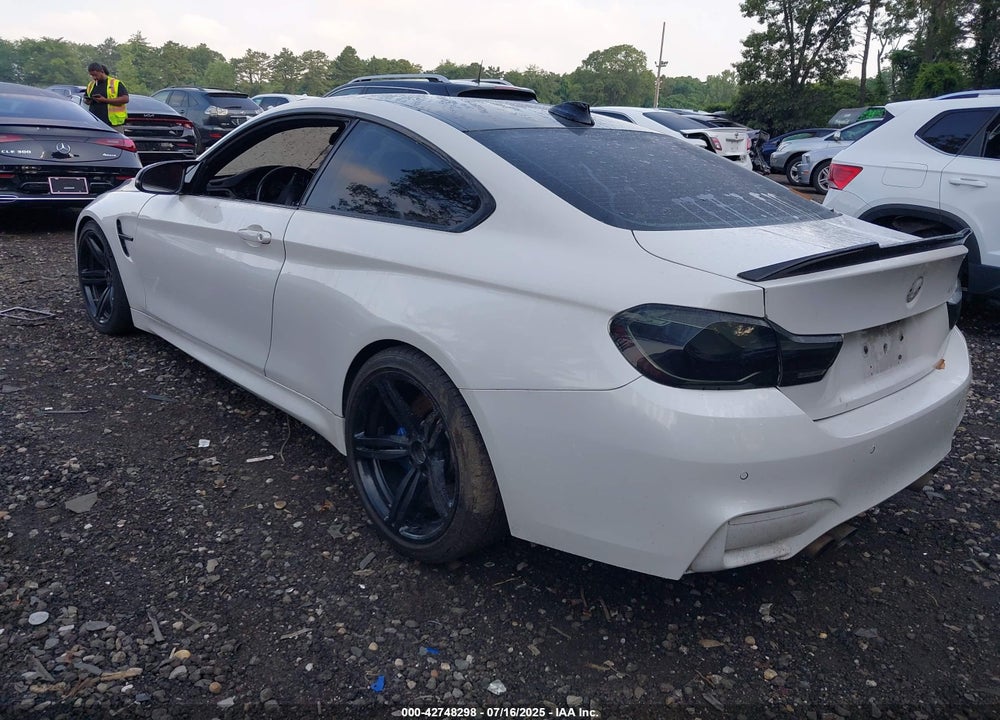 2016 BMW M4 VIN: WBS3R9C59GK336381