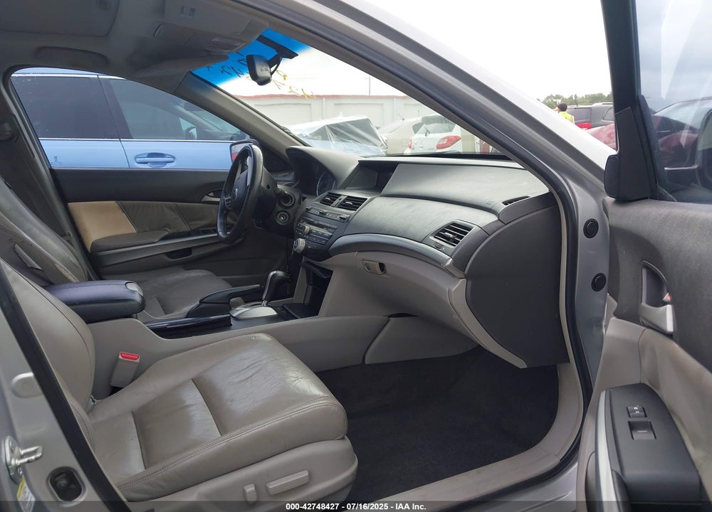 2008 HONDA ACCORD VIN: 1HGCP36838A015848