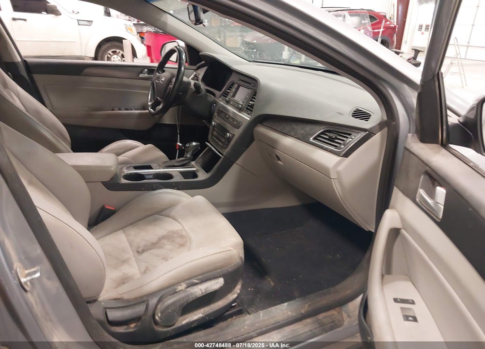 2015 HYUNDAI SONATA VIN: 5NPE34AF8FH148013