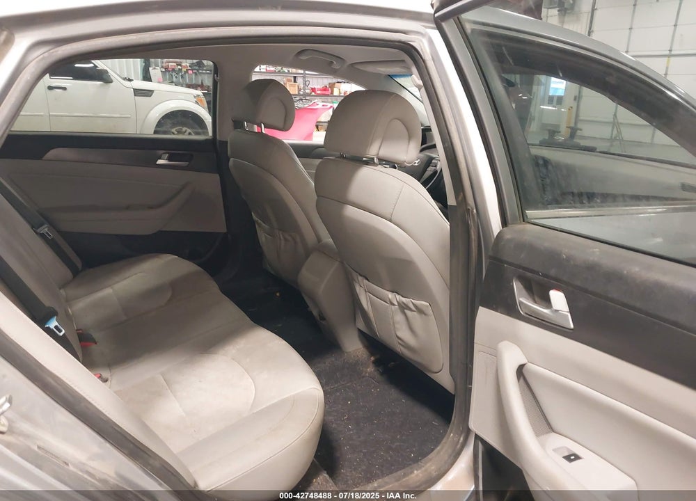 2015 HYUNDAI SONATA VIN: 5NPE34AF8FH148013