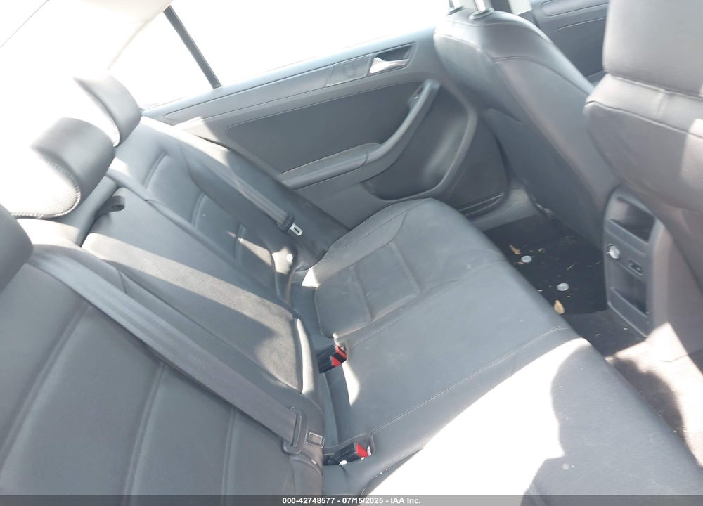2011 VOLKSWAGEN JETTA 2.5L SE VIN: 3VWDX7AJ6BM303231