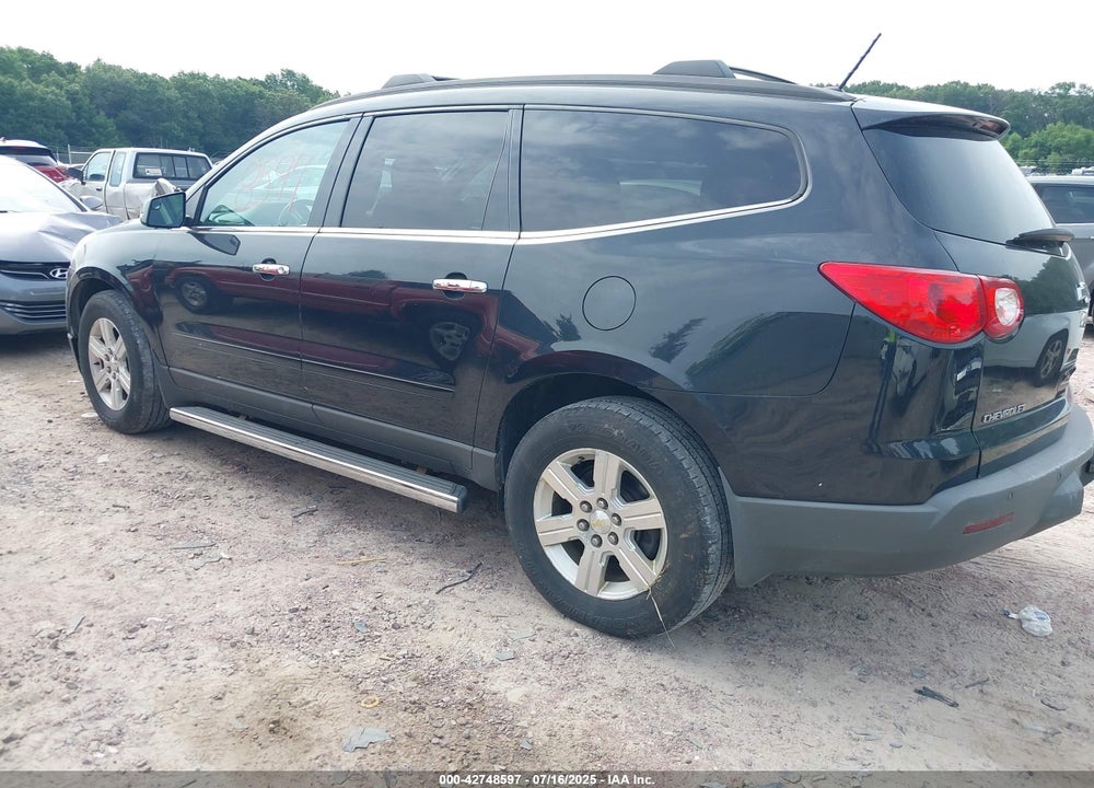 2011 CHEVROLET TRAVERSE VIN: 1GNKVGED8BJ373161