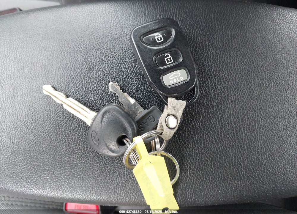 2012 HYUNDAI ELANTRA VIN: KMHDH4AE9CU240958
