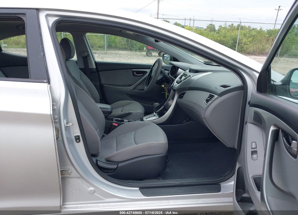 2012 HYUNDAI ELANTRA VIN: KMHDH4AE9CU240958