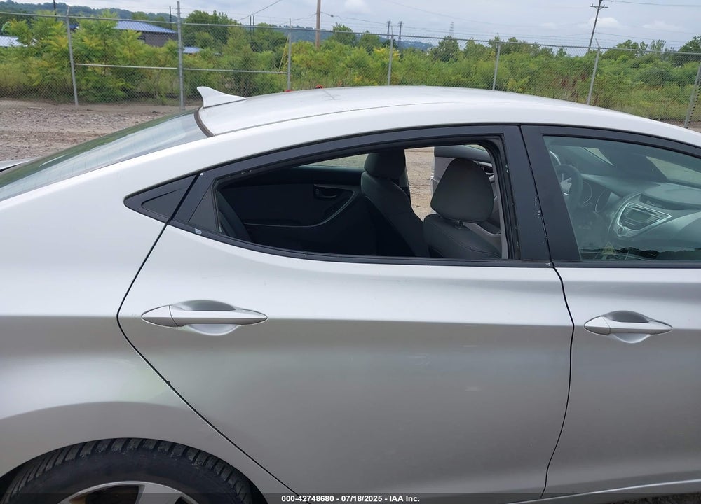 2012 HYUNDAI ELANTRA VIN: KMHDH4AE9CU240958