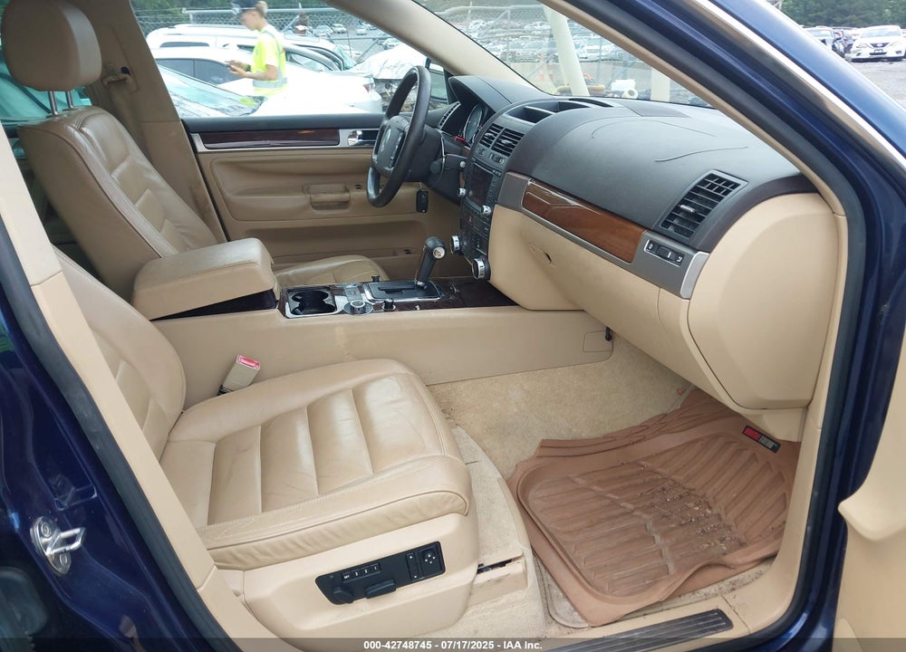 2004 VOLKSWAGEN TOUAREG V8 VIN: WVGCM77L64D057212