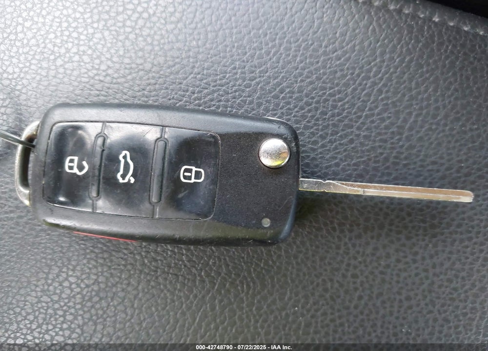 2014 VOLKSWAGEN JETTA VIN: 3VWD07AJXEM216277
