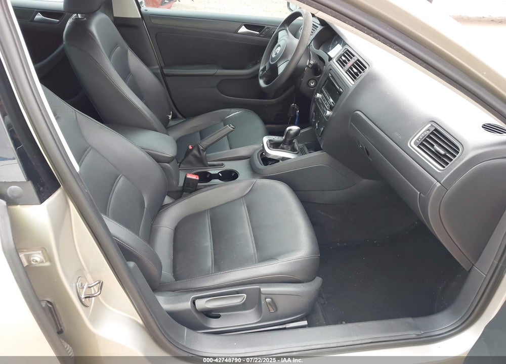 2014 VOLKSWAGEN JETTA VIN: 3VWD07AJXEM216277