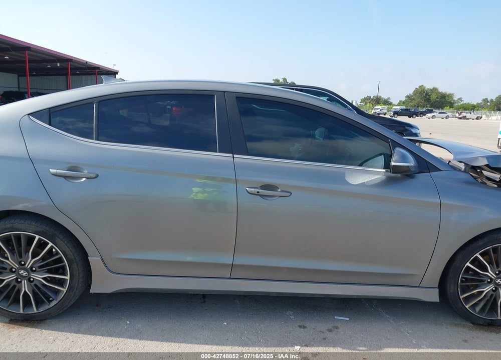 2018 HYUNDAI ELANTRA VIN: KMHD04LB3JU534041