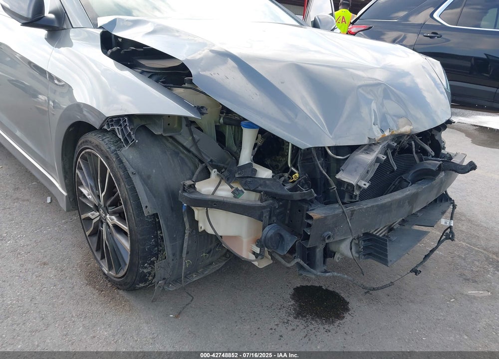 2018 HYUNDAI ELANTRA VIN: KMHD04LB3JU534041