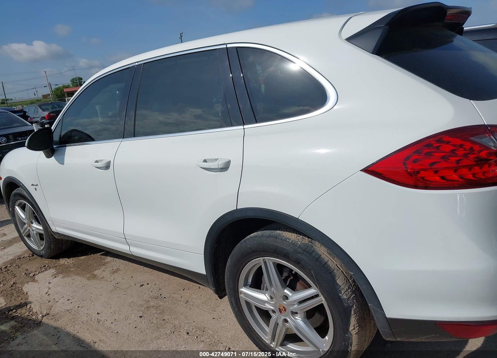 2014 PORSCHE CAYENNE DIESEL VIN: WP1AF2A22ELA34301