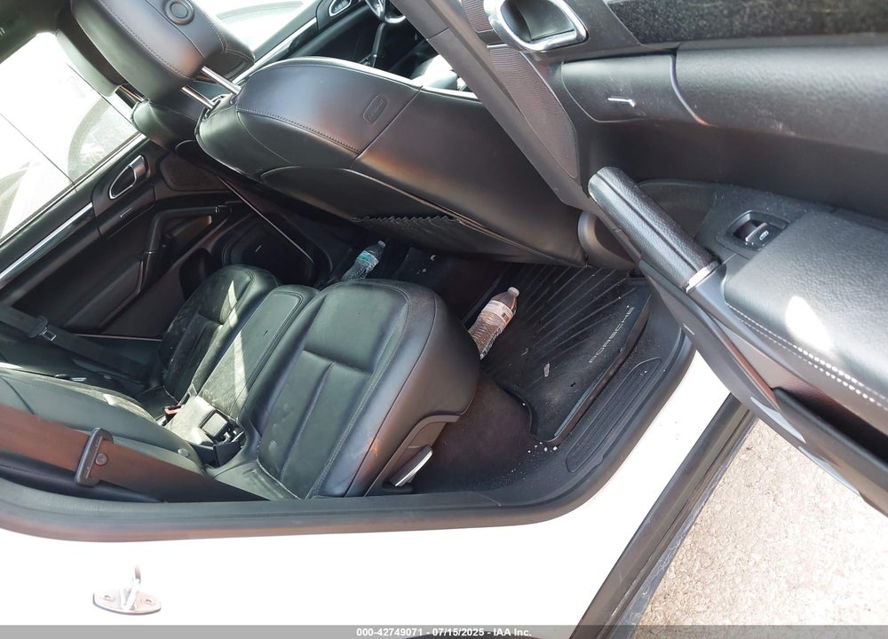2014 PORSCHE CAYENNE DIESEL VIN: WP1AF2A22ELA34301