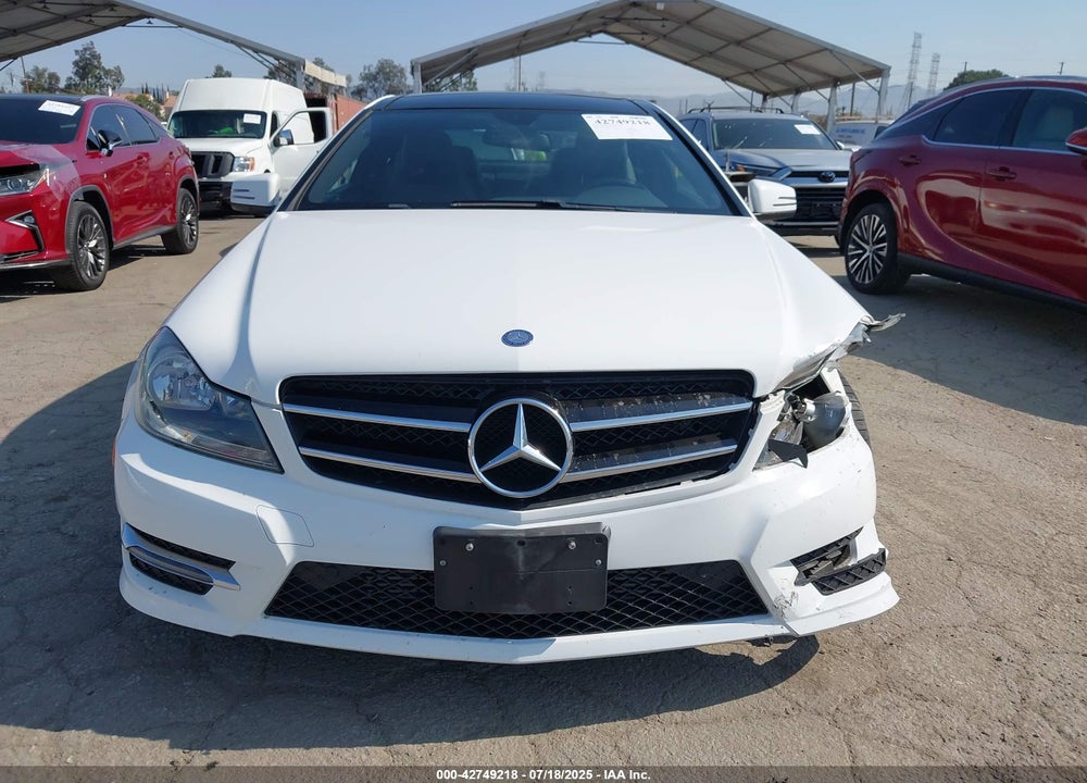 2015 MERCEDES-BENZ C CLASS VIN: WDDGJ4HB4FG367661