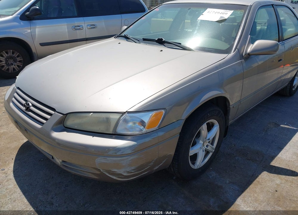 1999 TOYOTA CAMRY LE V6 VIN: 4T1BF22K5XU932131