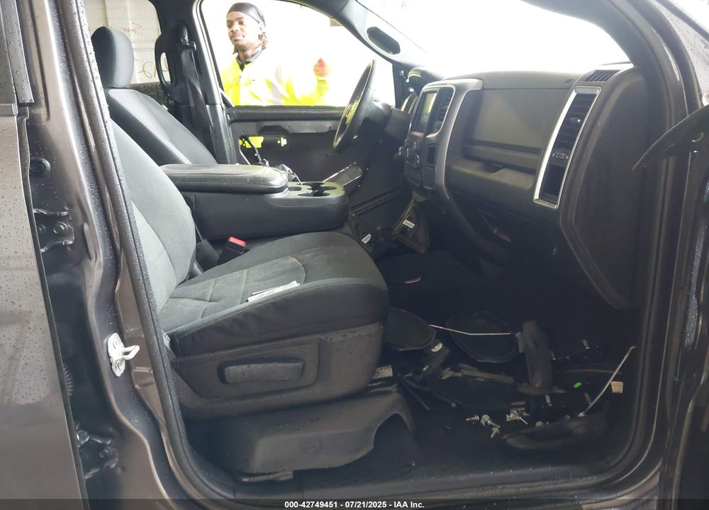 2021 RAM 1500 VIN: 1C6RR7GG0MS537073
