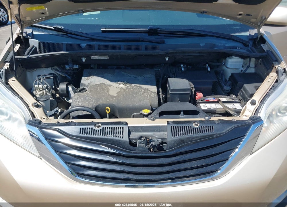2011 TOYOTA SIENNA LE V6 VIN: 5TDKK3DC9BS169457