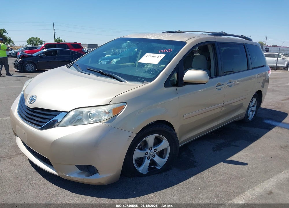 2011 TOYOTA SIENNA LE V6 VIN: 5TDKK3DC9BS169457