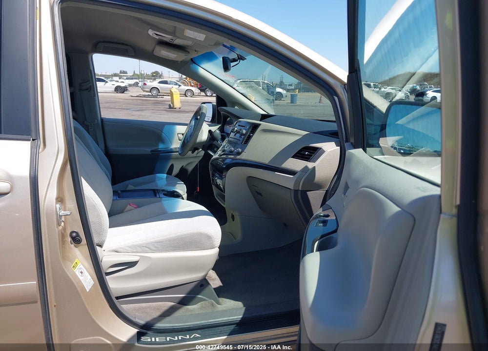 2011 TOYOTA SIENNA LE V6 VIN: 5TDKK3DC9BS169457
