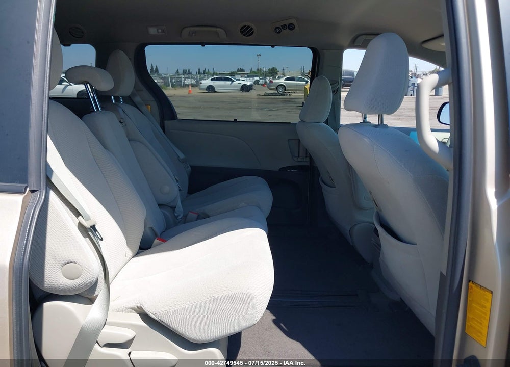 2011 TOYOTA SIENNA LE V6 VIN: 5TDKK3DC9BS169457