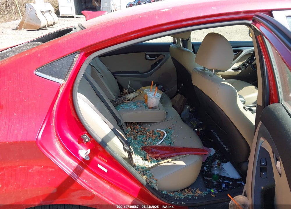 2014 HYUNDAI ELANTRA VIN: KMHDH4AE0EU033393