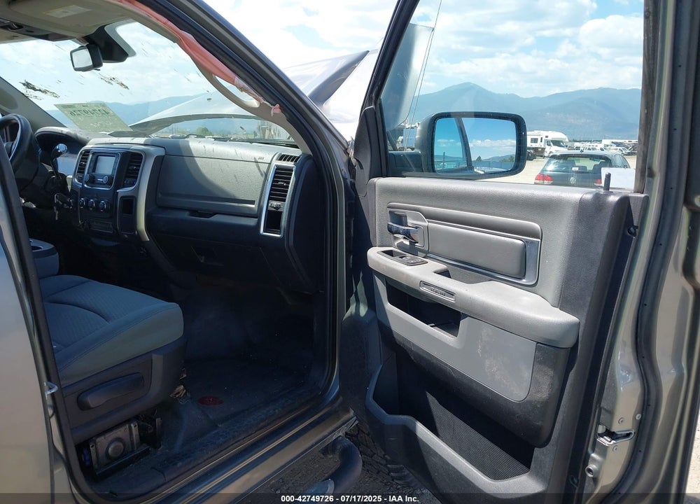 2013 RAM 2500 VIN: 3C6TR5DT4DG537810
