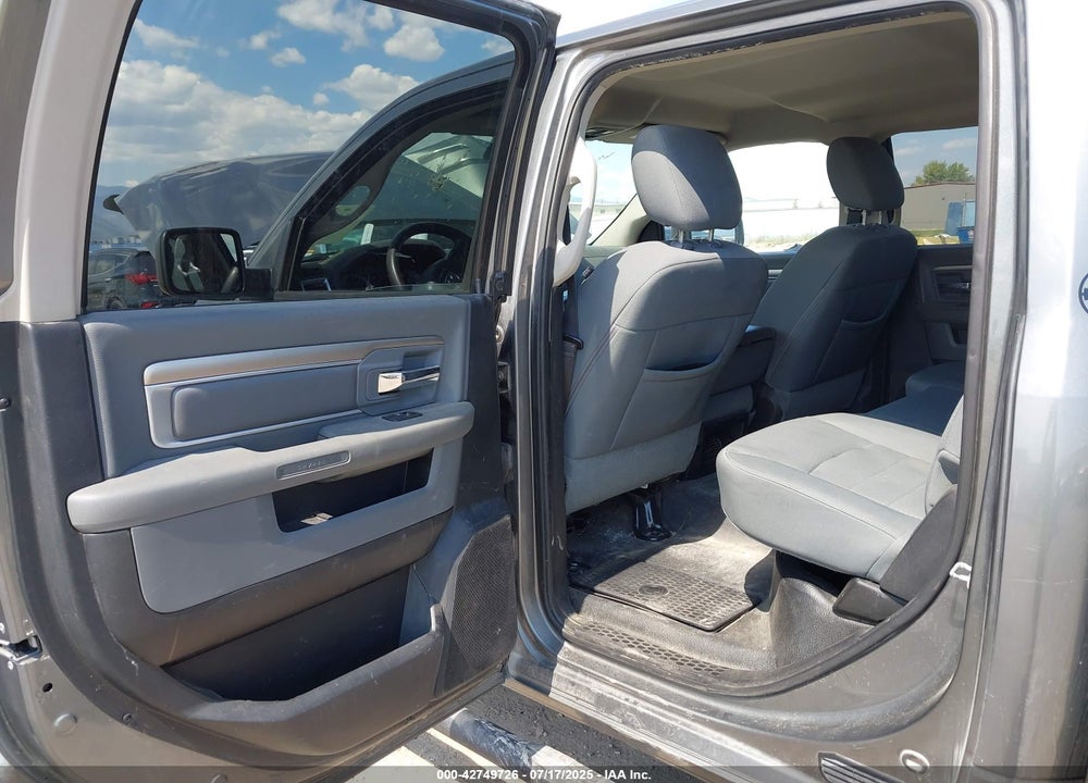 2013 RAM 2500 VIN: 3C6TR5DT4DG537810