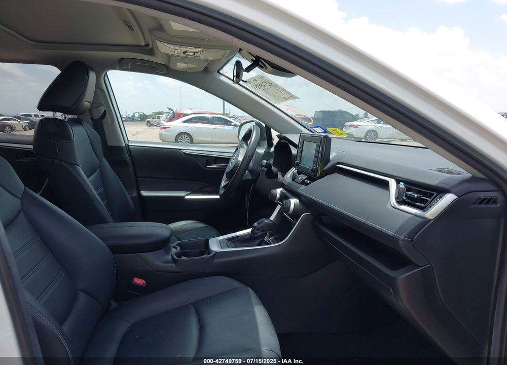 2021 TOYOTA RAV4 XLE PREMIUM VIN: 2T3C1RFV6MW158345