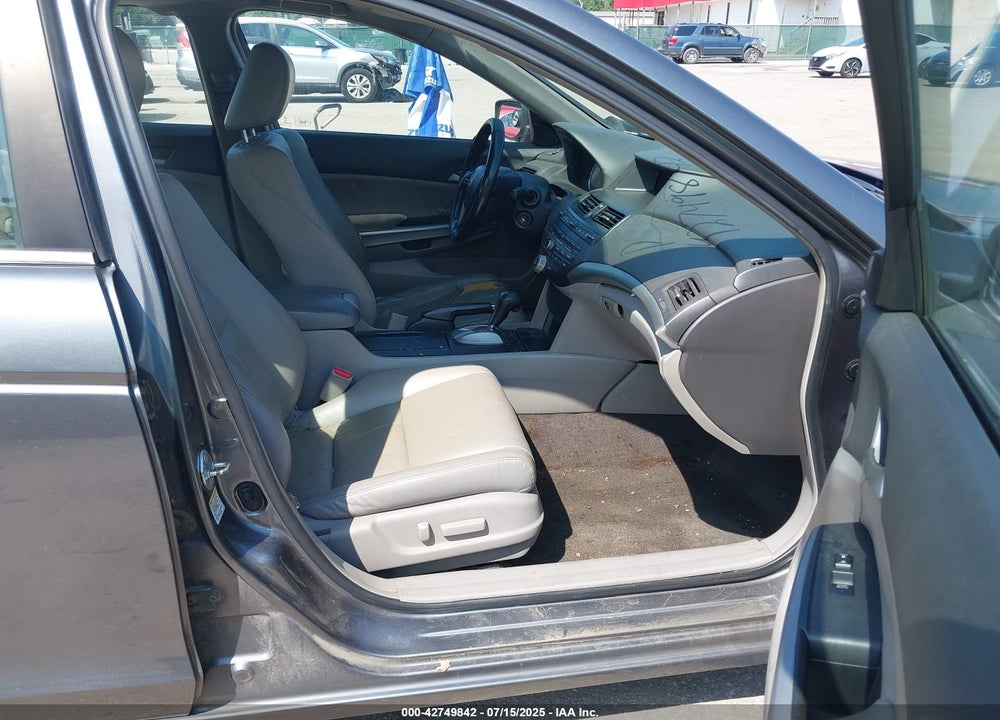 2008 HONDA ACCORD VIN: 1HGCP368X8A058308