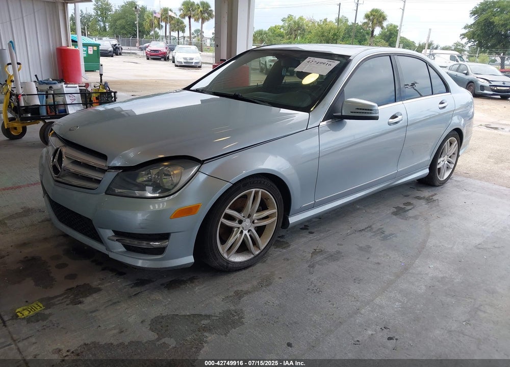 2013 MERCEDES-BENZ C CLASS VIN: WDDGF4HB0DR276406
