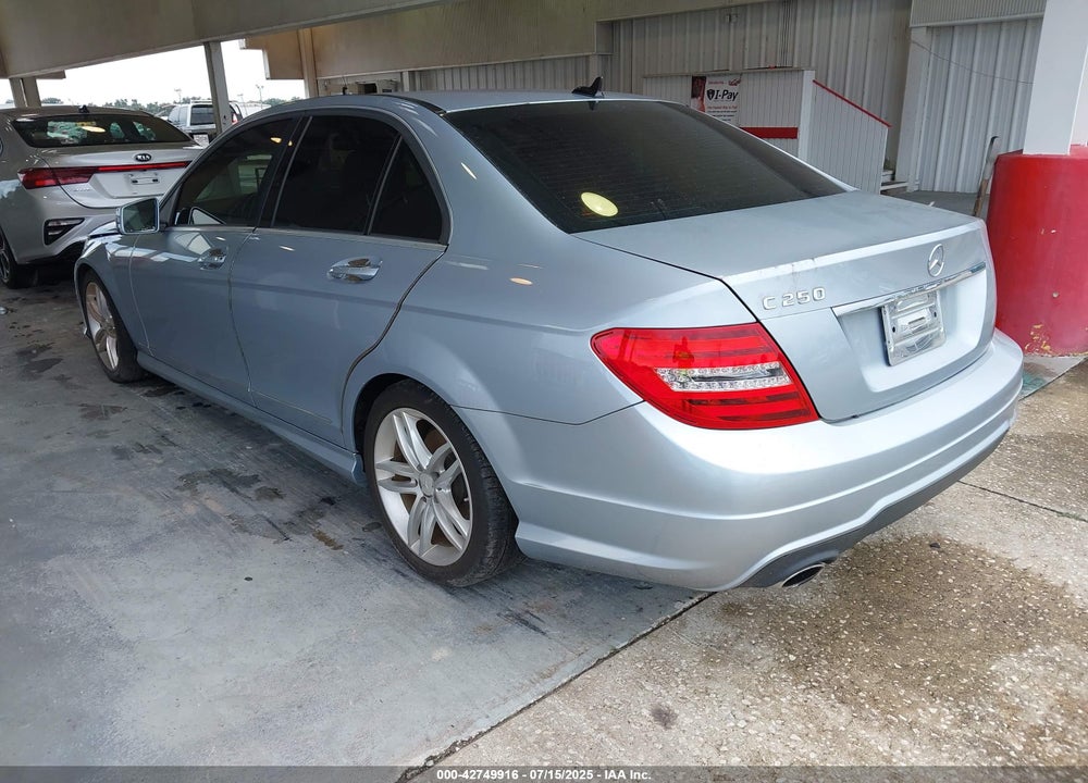 2013 MERCEDES-BENZ C CLASS VIN: WDDGF4HB0DR276406