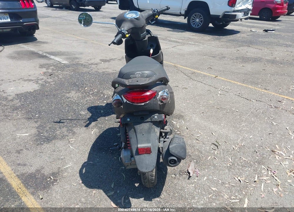 2020 GENUINE SCOOTER CO. BUDDY 50 VIN: RFVPAP5A1L1127379