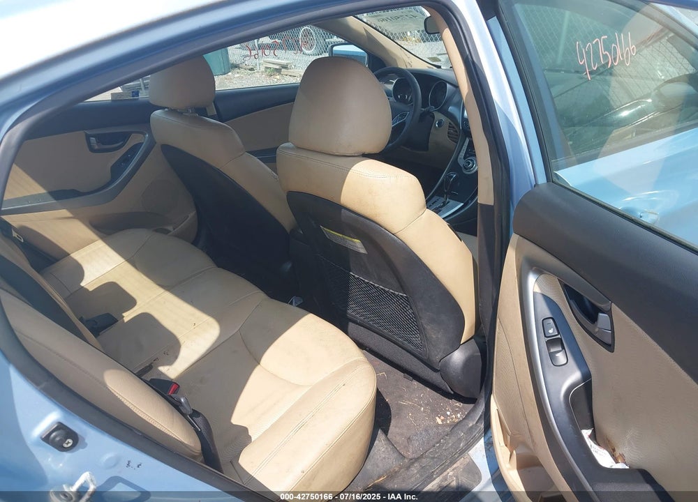 2012 HYUNDAI ELANTRA VIN: KMHDH4AE5CU211666