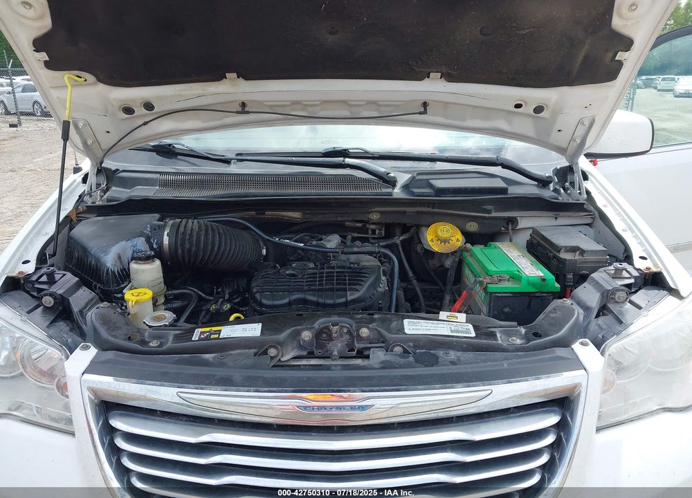 2015 CHRYSLER TOWN & COUNTRY VIN: 2C4RC1BG4FR552517