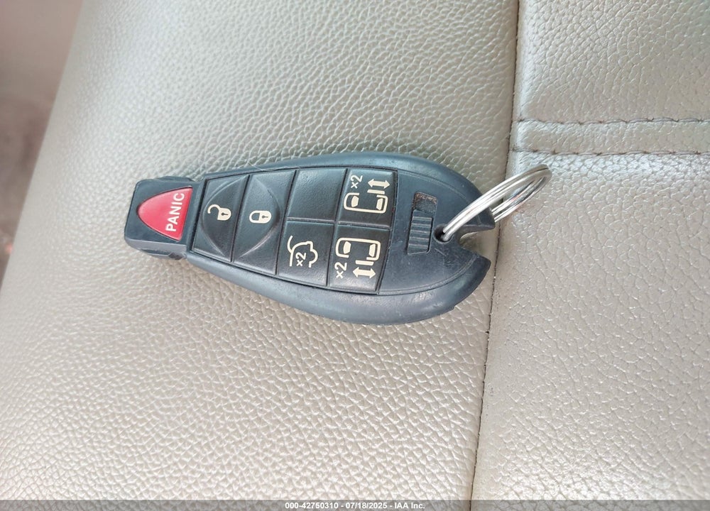 2015 CHRYSLER TOWN & COUNTRY VIN: 2C4RC1BG4FR552517