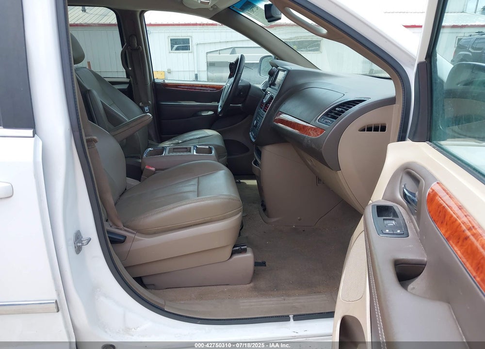 2015 CHRYSLER TOWN & COUNTRY VIN: 2C4RC1BG4FR552517