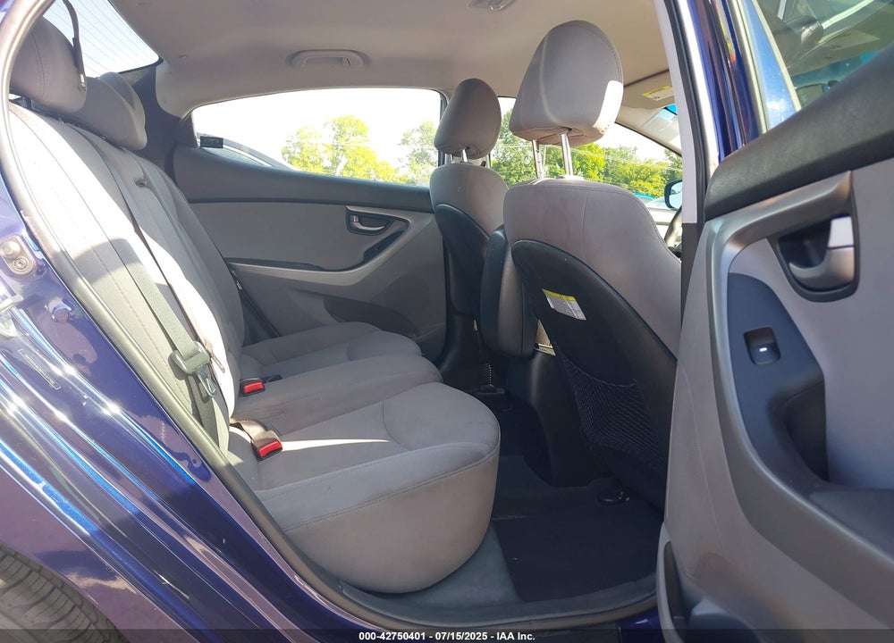 2014 HYUNDAI ELANTRA VIN: 5NPDH4AE0EH537750