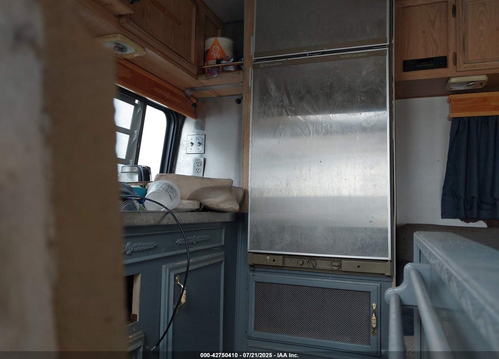 1990 KOMFORT OTHER VIN: 1K43KFJ29L1118313