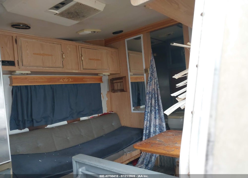 1990 KOMFORT OTHER VIN: 1K43KFJ29L1118313