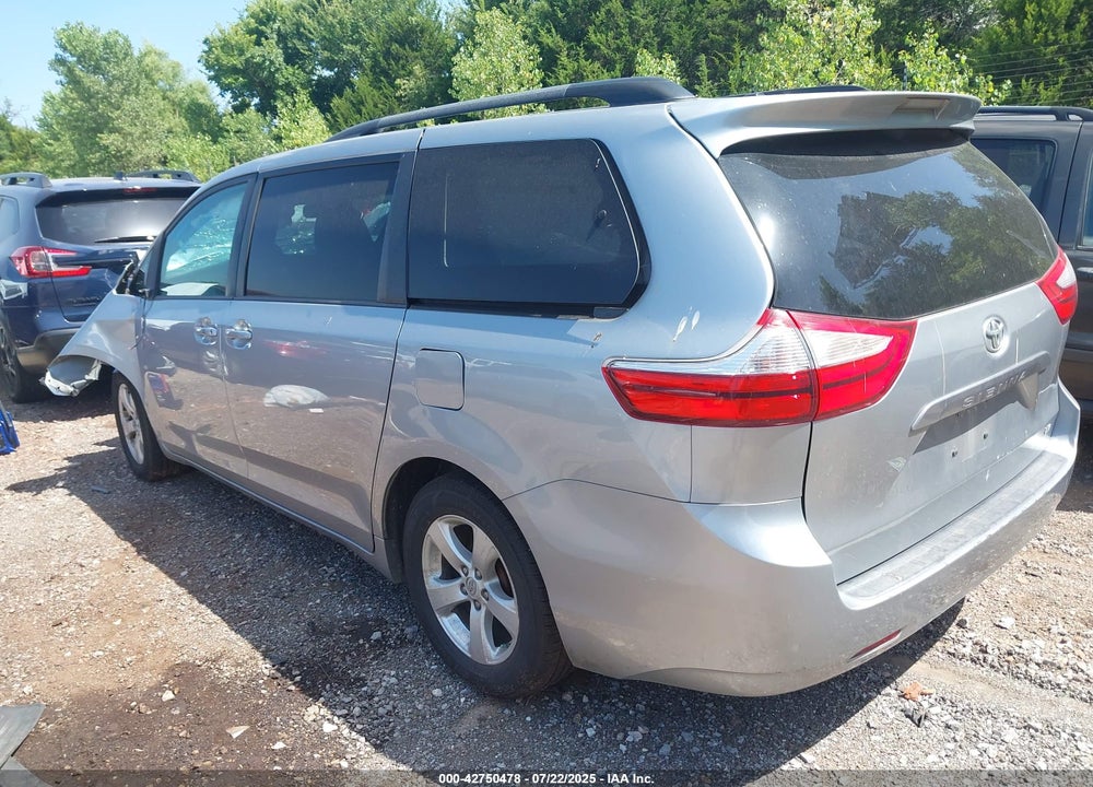 2017 TOYOTA SIENNA LE 8 PASSENGER VIN: 5TDKZ3DC4HS819137