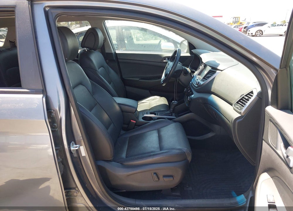2016 HYUNDAI TUCSON VIN: KM8J33A2XGU087367