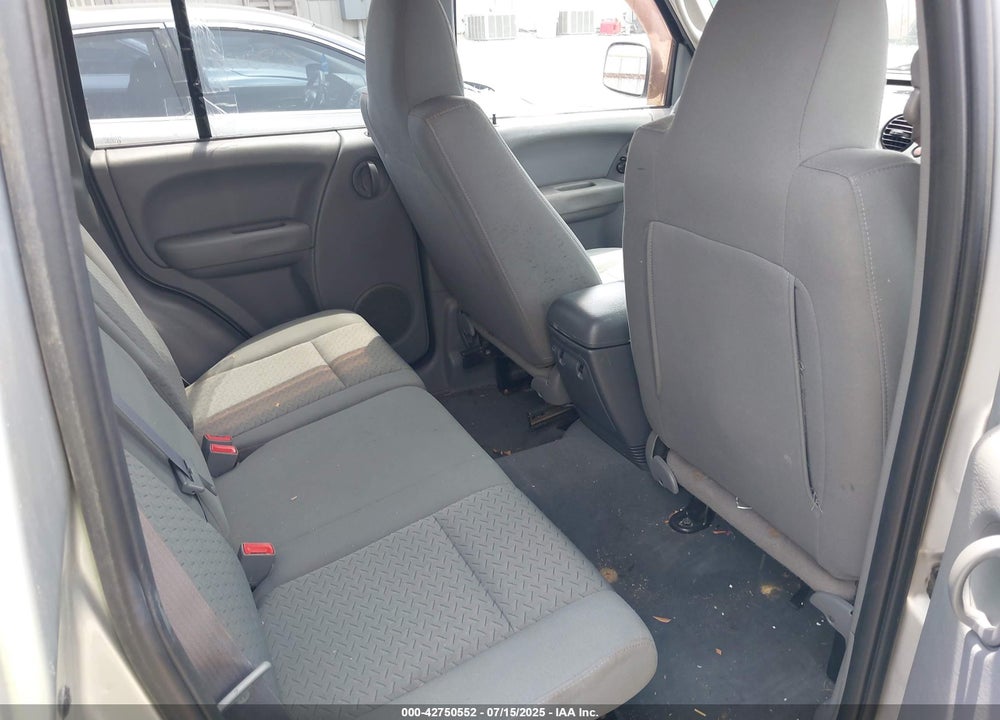 2006 JEEP LIBERTY VIN: 1J4GL38K56W114458