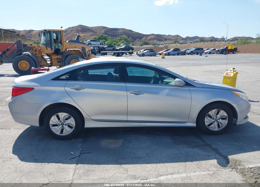 2014 HYUNDAI SONATA VIN: 5NPEB4AC8EH823026