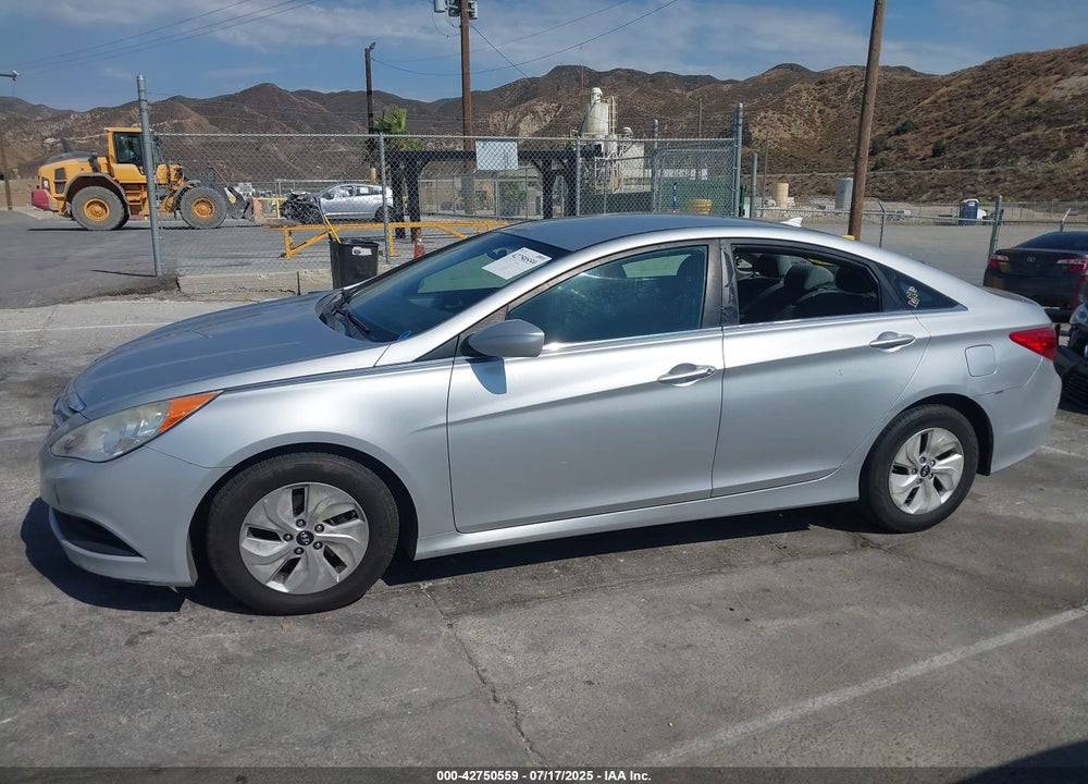 2014 HYUNDAI SONATA VIN: 5NPEB4AC8EH823026