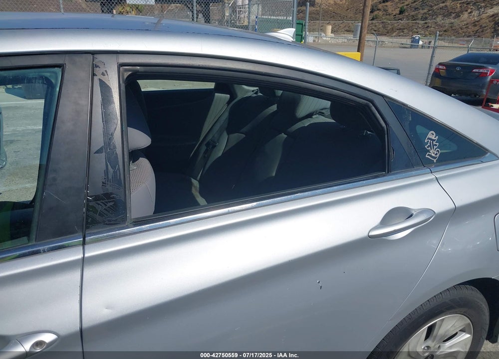 2014 HYUNDAI SONATA VIN: 5NPEB4AC8EH823026