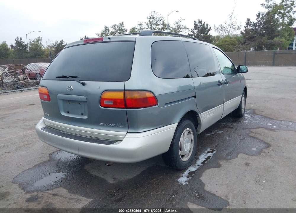 2000 TOYOTA SIENNA XLE VIN: 4T3ZF13C1YU267771